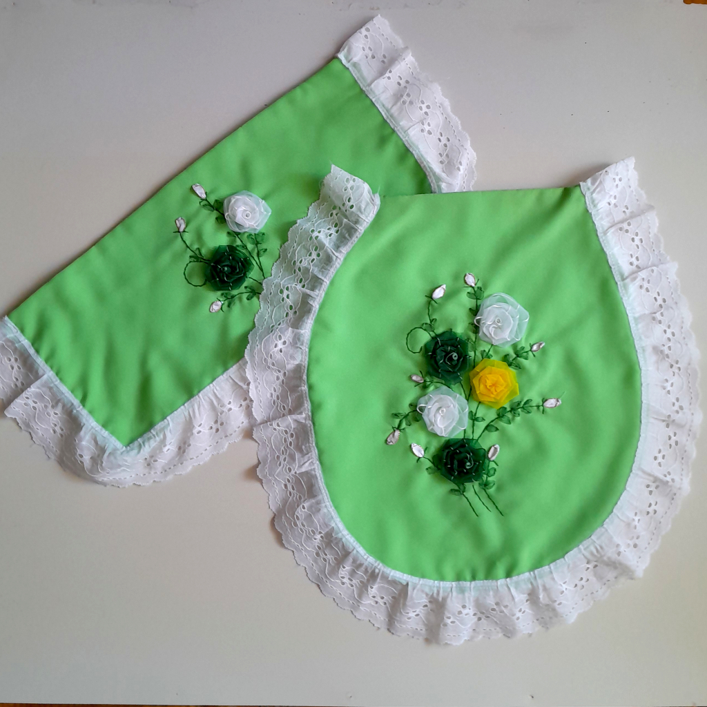 Juego de cubiertas de tela para el mueble WC en color verde con flores